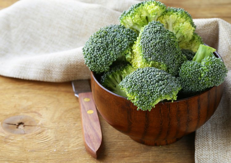 3 Healthy Eating Tips for Your Senior Mom