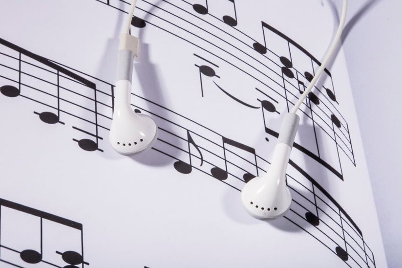 Incorporating Music in Mom’s Daily Routine Could Help Slow Dementia