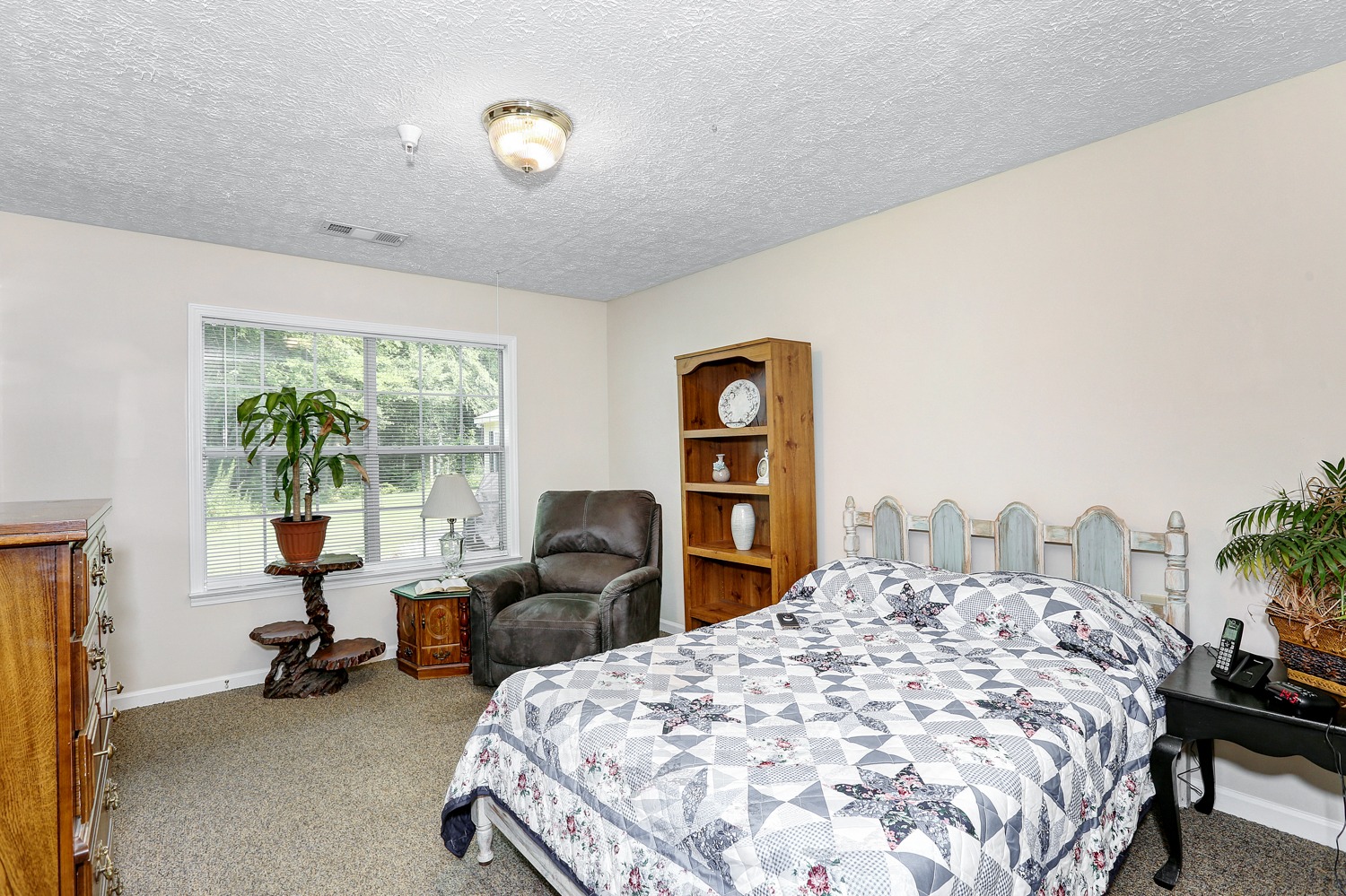 The Cottages Decatur, AL - resident private room